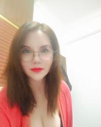 白云闷骚包臀熟女